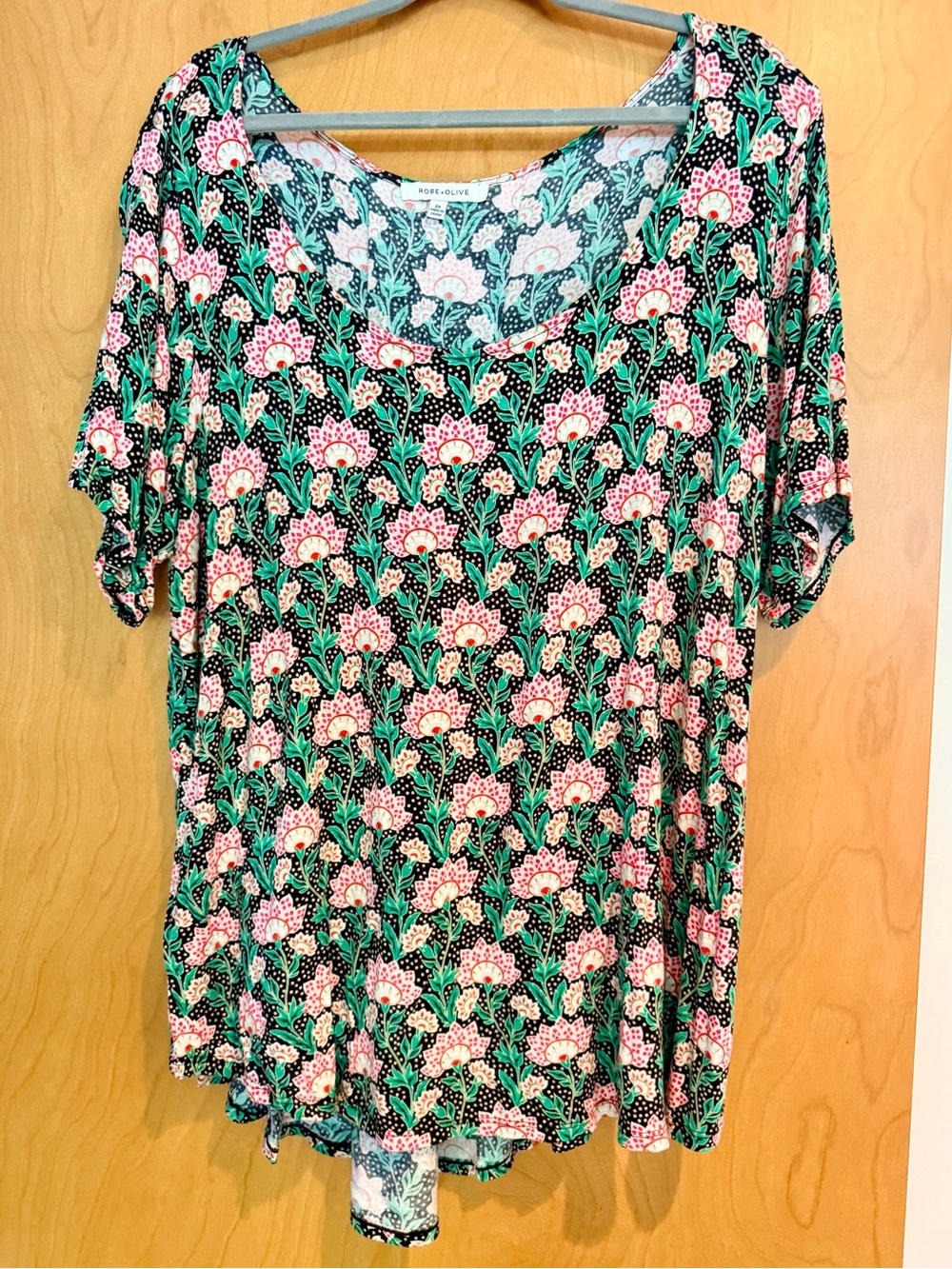 Rose & Olive Pink and Green Floral Scoop Neck Tee 2X